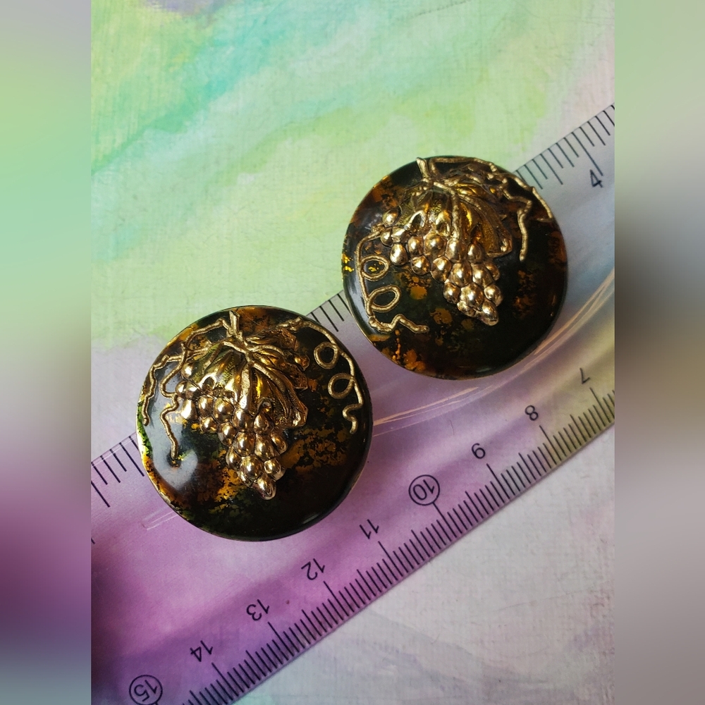Fun Retro Grape Disc Earrings sk
